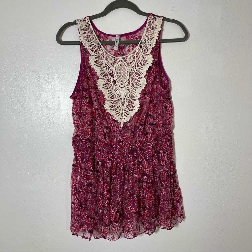 Yummy Plus, Sheer Floral Tank Top. Size 2X. In excellent condition!